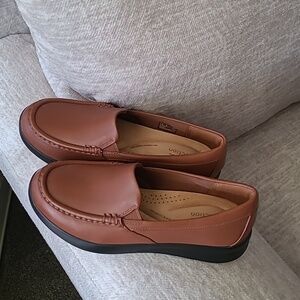 New Clark's 7W Cushioned loafers